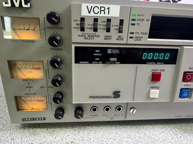 File:JVC BR-S611U top.webp