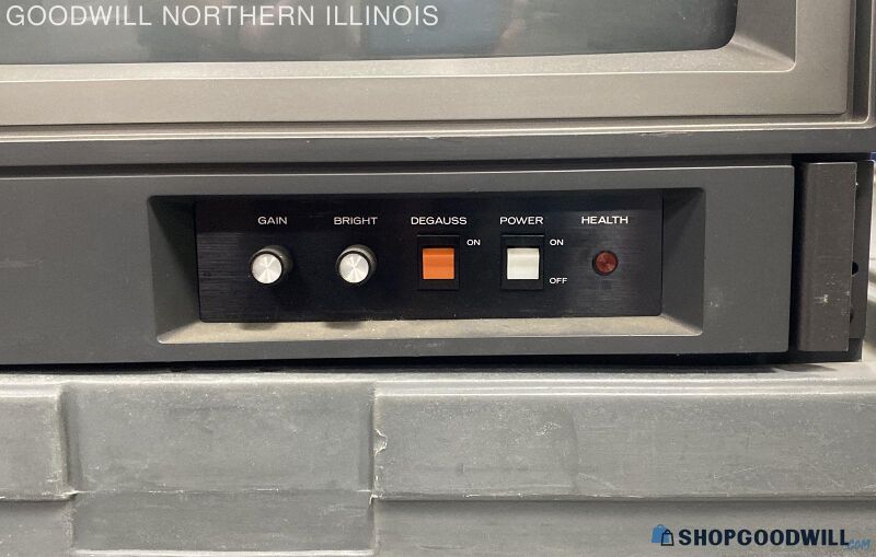File:Mitsubishi C-3919N controls.jpg