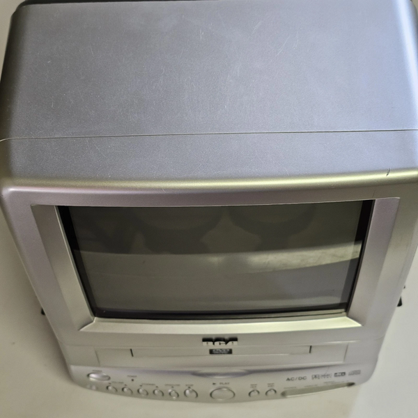 File:RCA 9V401TD top.webp