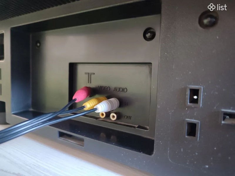 File:JVC AV-21FT rear.webp