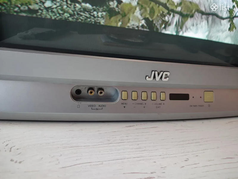 File:JVC AV-21FT screen.webp