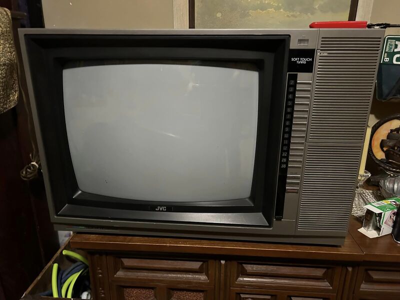 File:JVC C-2033 front.jpg