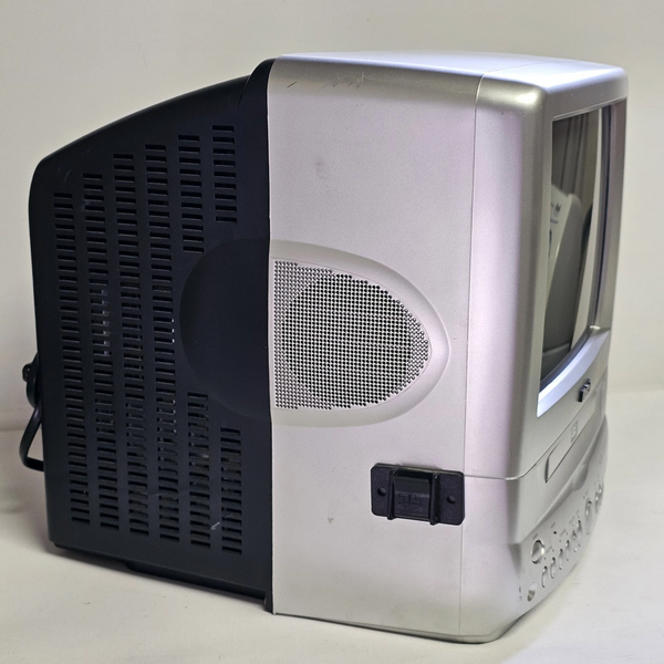 File:RCA 9V401TD rear.webp