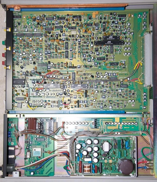 File:JVC KM-F250U boards.webp