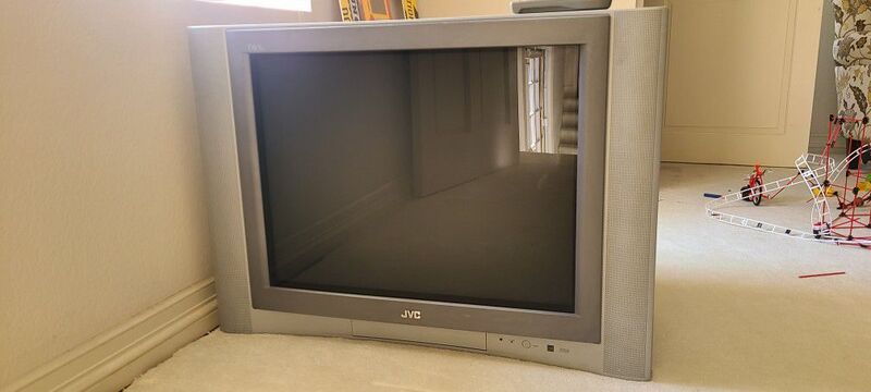 File:JVC AV-32S585 front.jpg