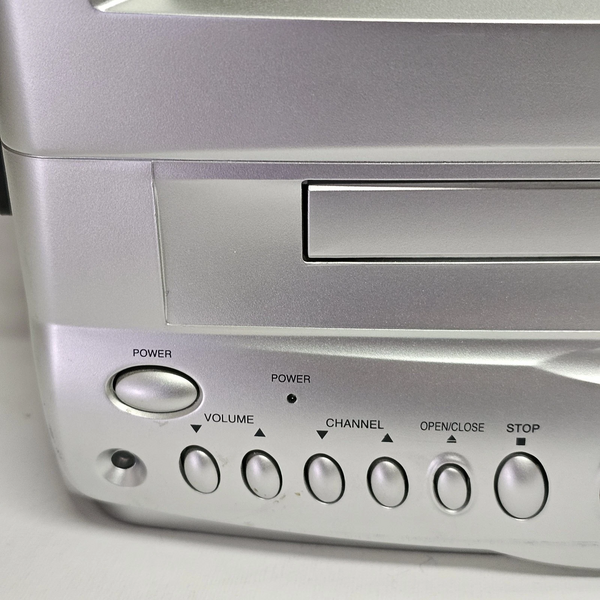 File:RCA 9V401TD angle.webp
