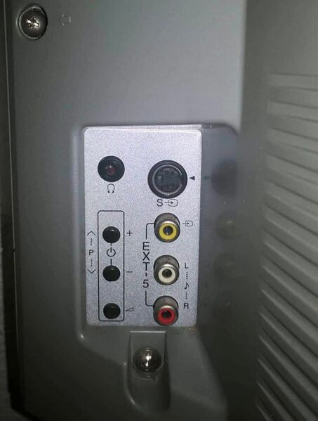 File:JVC HV-32P37SUE 05.jpg
