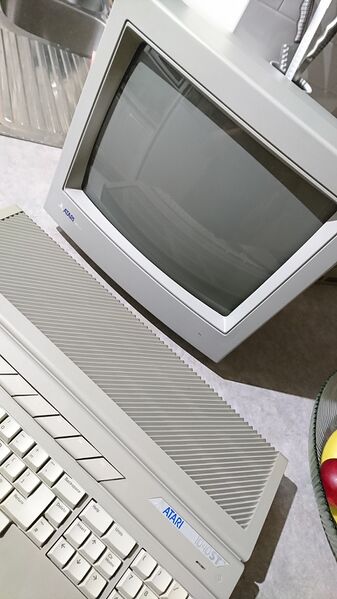 File:Atari SC1435 connectors.jpg